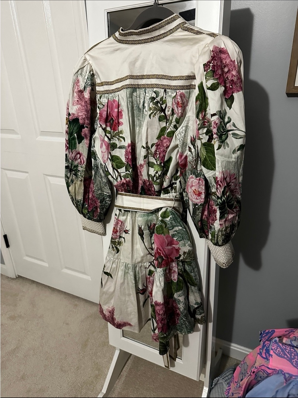 Alice + Olivia White Floral Button-Front Mini Dress with Gold Trim - Picture 6 of 10